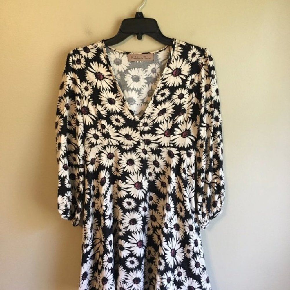 Madeline & Monroe small floral dress